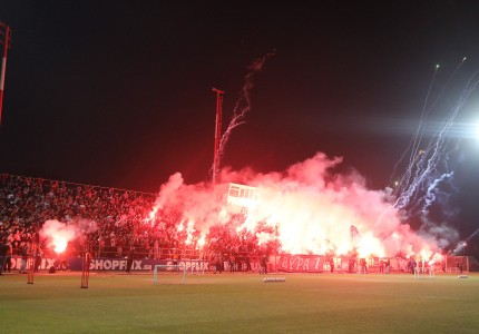 Πανζουρλισμός από 5.000 οπαδούς στο Ρέντη! (photos)