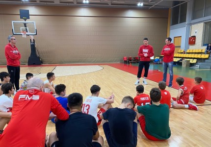 Στο «Academy Christmas League» ο «Λάρι»! (photos)