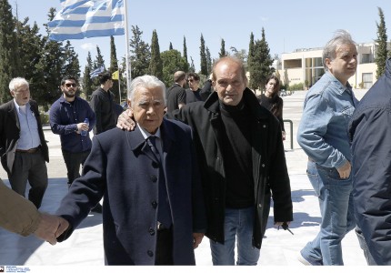 Το τελευταίο «αντίο» στον Μιχάλη Φωτίου (photos)