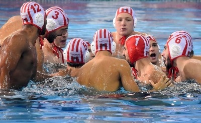 Ξανά στην πισίνα, για «μάχη»! (photo)