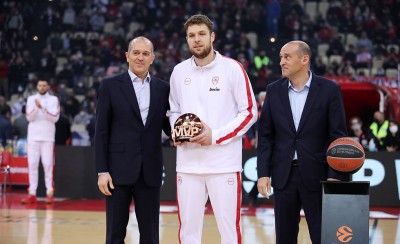 Οι Πρόεδροι έδωσαν το βραβείο του MVP στον Βεζένκοβ!