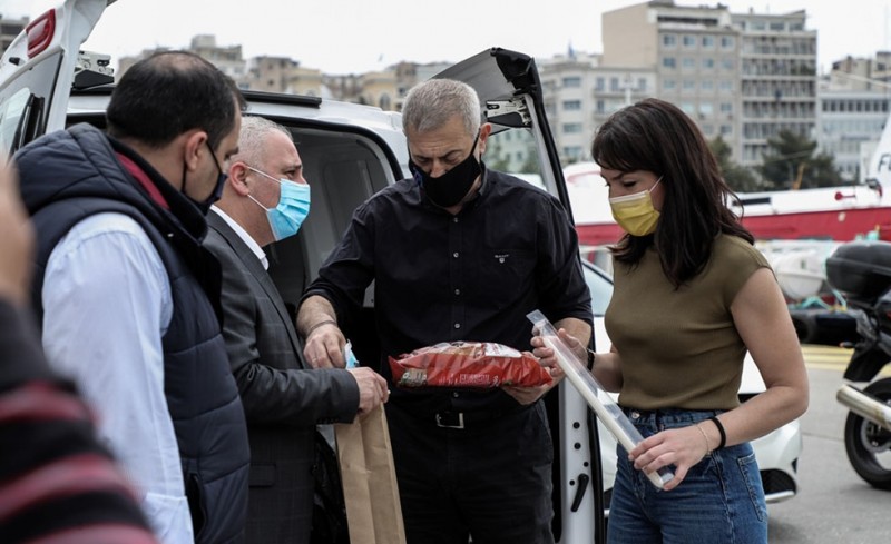 Πασχαλινά γεύματα  από την ΚΟ.Δ.Ε.Π. (photos)