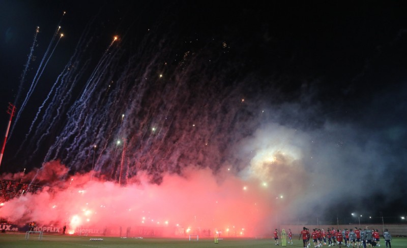 Πανζουρλισμός από 5.000 οπαδούς στο Ρέντη! (photos)