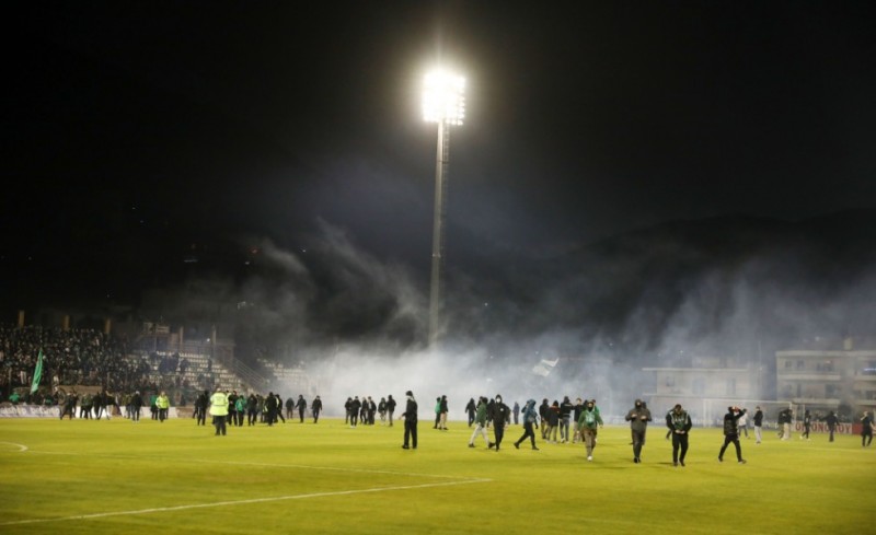 Το απόλυτο χάος στη Λιβαδειά με επεισόδια και χρήση δακρυγόνων!