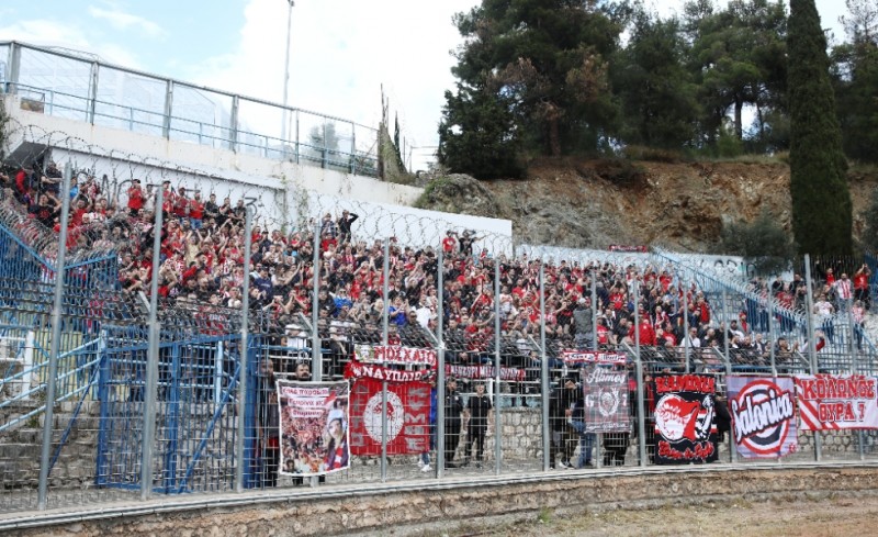 Με τον κόσμο του στη Λαμία ο Θρύλος!